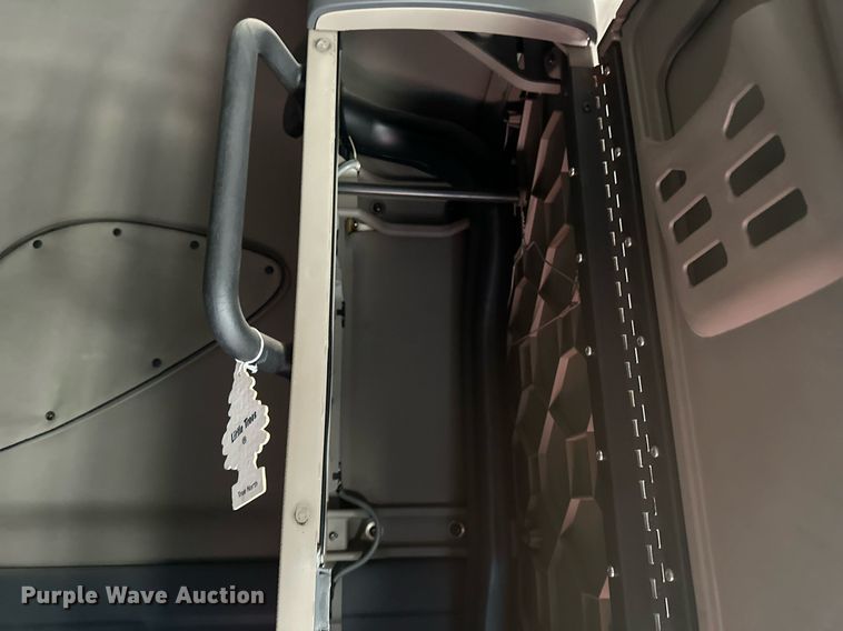 image for item DV0652 2011 Freightliner  Cascadia semi truck