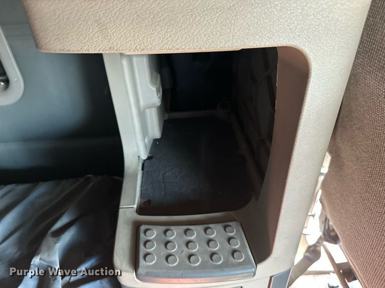 image for item DV0652 2011 Freightliner  Cascadia semi truck