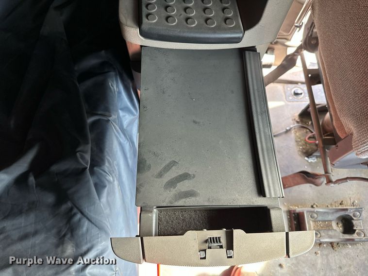 image for item DV0652 2011 Freightliner  Cascadia semi truck