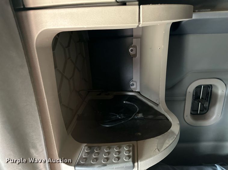 image for item DV0652 2011 Freightliner  Cascadia semi truck