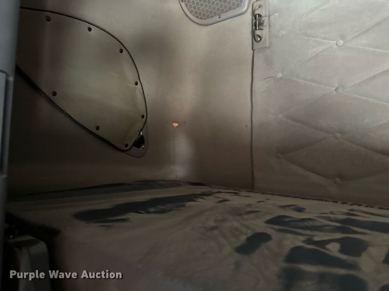 image for item DV0652 2011 Freightliner  Cascadia semi truck