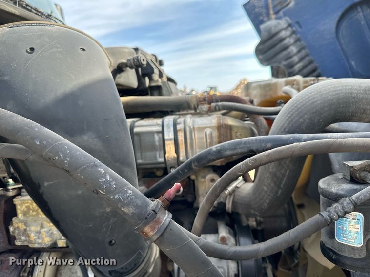 image for item DV0652 2011 Freightliner  Cascadia semi truck