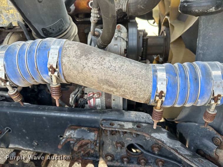 image for item DV0652 2011 Freightliner  Cascadia semi truck