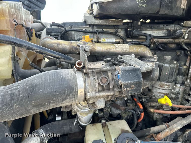 image for item DV0652 2011 Freightliner  Cascadia semi truck