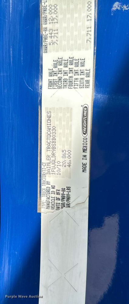 image for item DV0652 2011 Freightliner  Cascadia semi truck