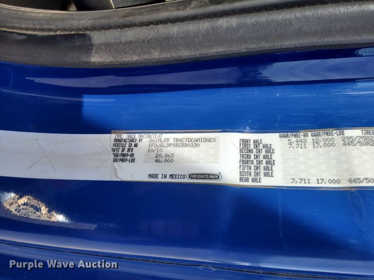 image for item DV0652 2011 Freightliner  Cascadia semi truck