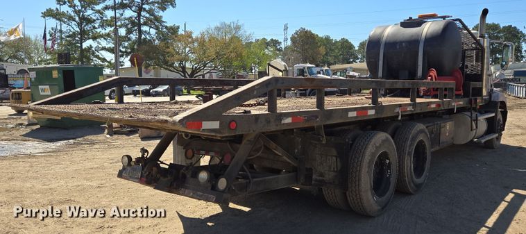 image for item DV1329 2006 Mack CNX613 rollback truck