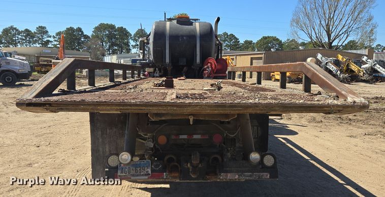 image for item DV1329 2006 Mack CNX613 rollback truck