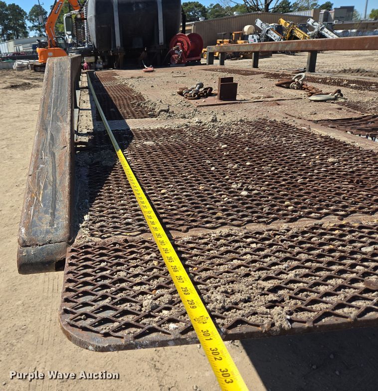 image for item DV1329 2006 Mack CNX613 rollback truck