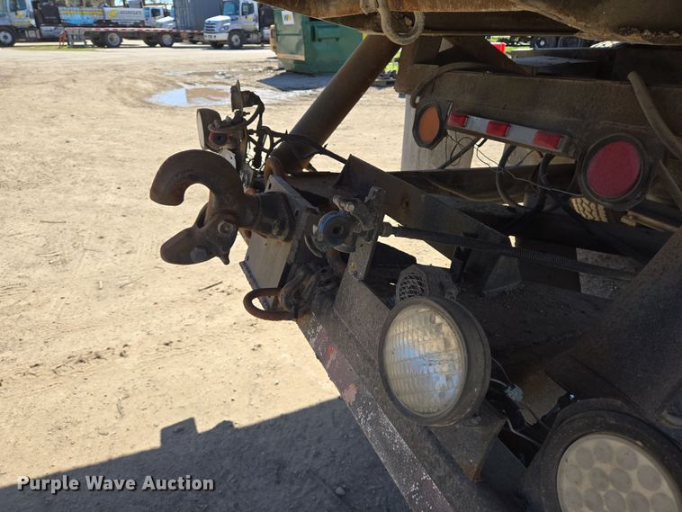 image for item DV1329 2006 Mack CNX613 rollback truck