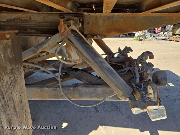 image for item DV1329 2006 Mack CNX613 rollback truck