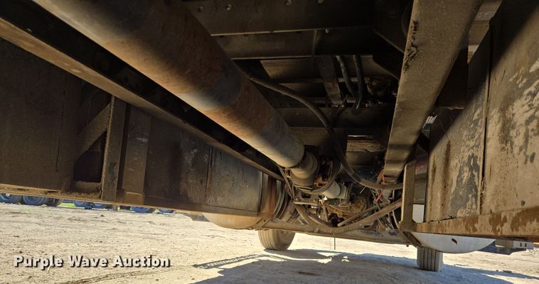 image for item DV1329 2006 Mack CNX613 rollback truck