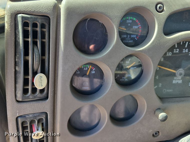 image for item DV1329 2006 Mack CNX613 rollback truck