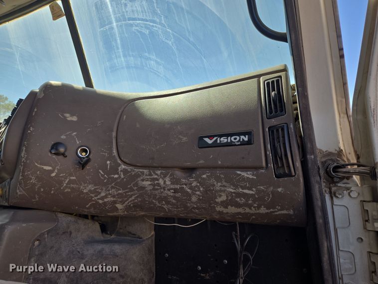 image for item DV1329 2006 Mack CNX613 rollback truck