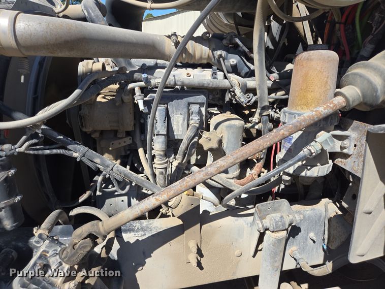 image for item DV1329 2006 Mack CNX613 rollback truck