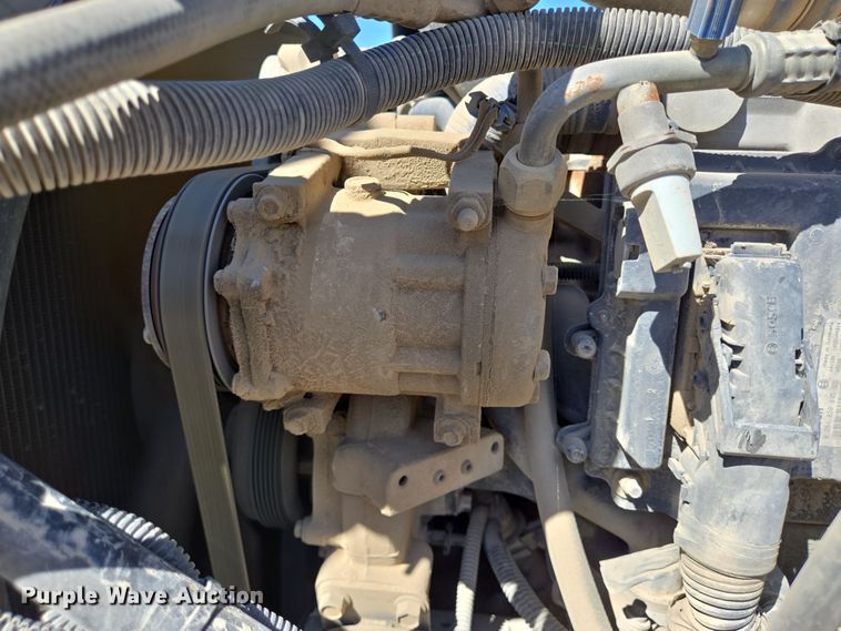 image for item DV1329 2006 Mack CNX613 rollback truck