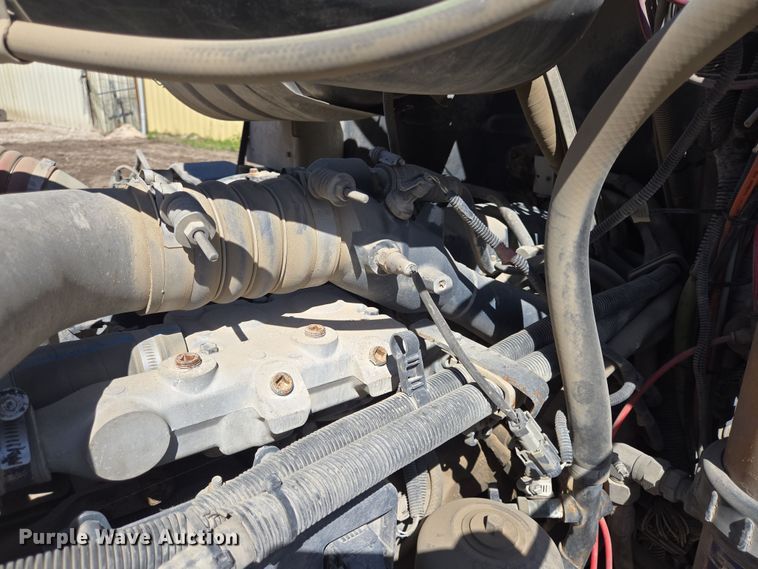 image for item DV1329 2006 Mack CNX613 rollback truck