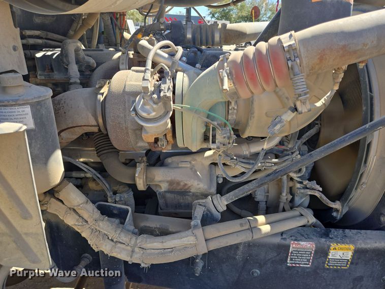 image for item DV1329 2006 Mack CNX613 rollback truck