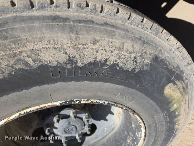 image for item DV1329 2006 Mack CNX613 rollback truck