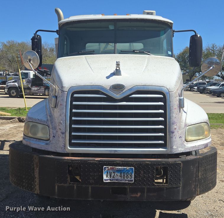 image for item DV1330 2004 Mack CX613 rollback truck