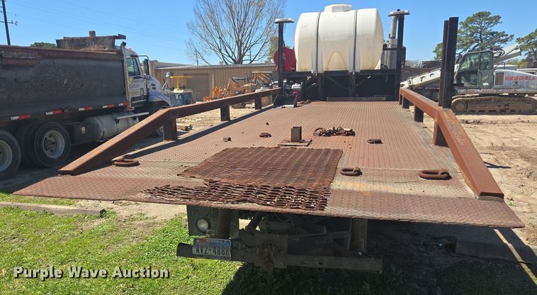 image for item DV1330 2004 Mack CX613 rollback truck