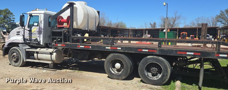 image for item DV1330 2004 Mack CX613 rollback truck