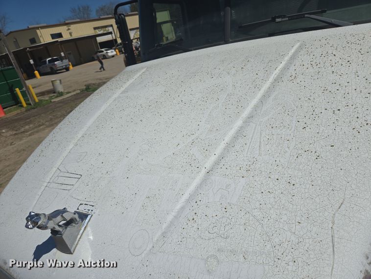 image for item DV1330 2004 Mack CX613 rollback truck