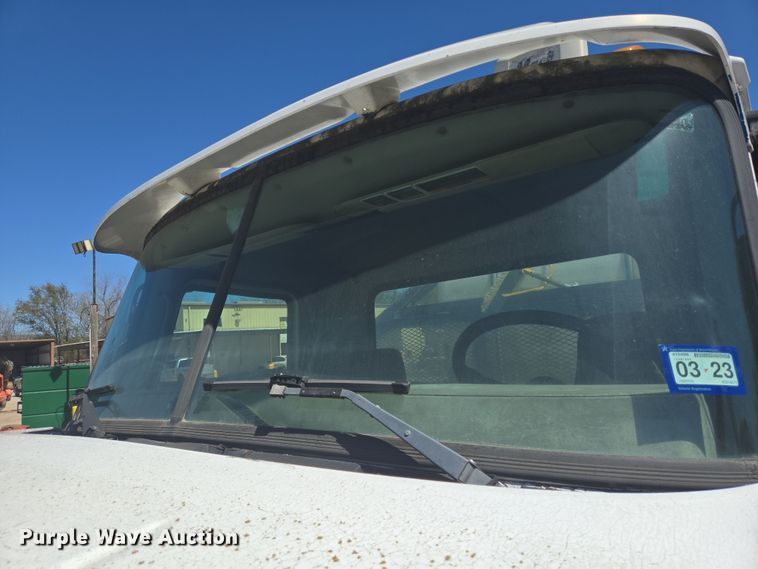 image for item DV1330 2004 Mack CX613 rollback truck