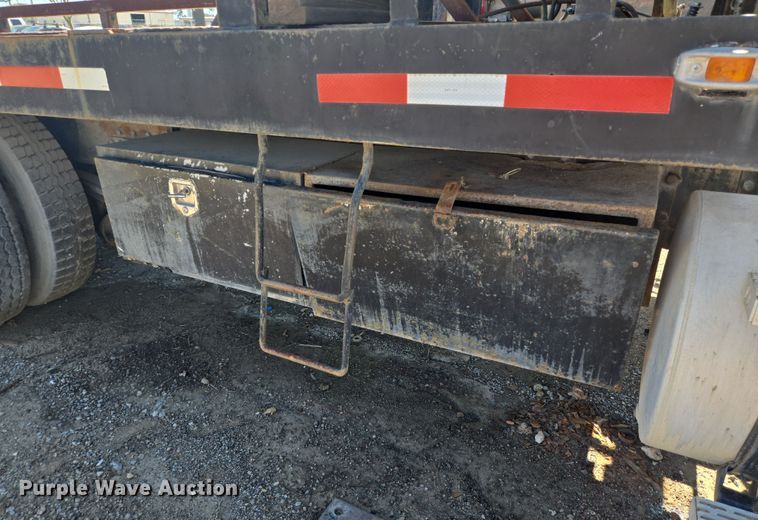 image for item DV1330 2004 Mack CX613 rollback truck