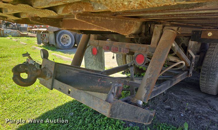 image for item DV1330 2004 Mack CX613 rollback truck