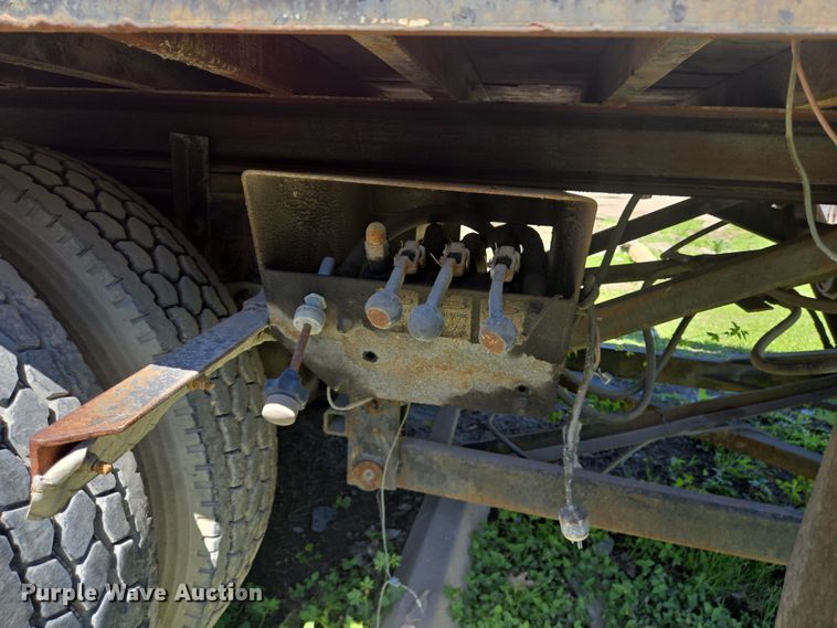 image for item DV1330 2004 Mack CX613 rollback truck