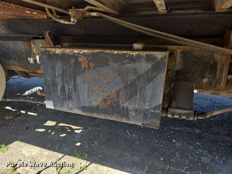 image for item DV1330 2004 Mack CX613 rollback truck