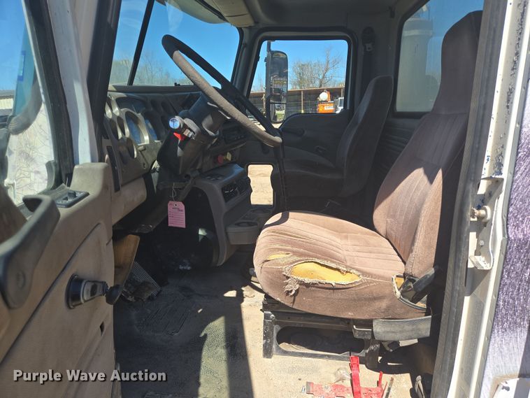 image for item DV1330 2004 Mack CX613 rollback truck