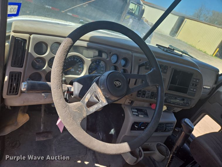 image for item DV1330 2004 Mack CX613 rollback truck