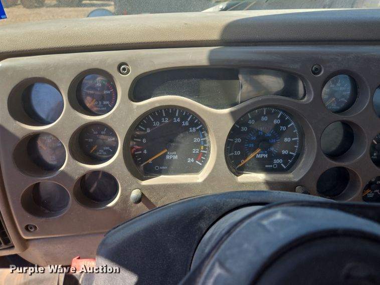 image for item DV1330 2004 Mack CX613 rollback truck