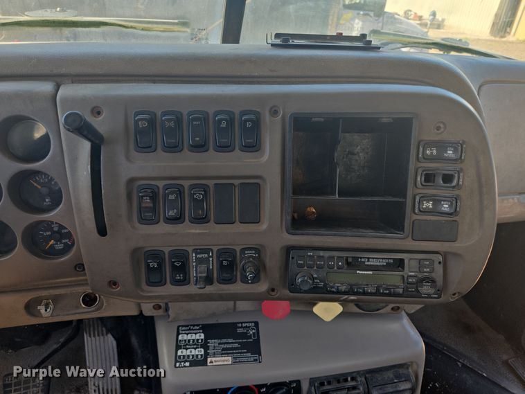 image for item DV1330 2004 Mack CX613 rollback truck