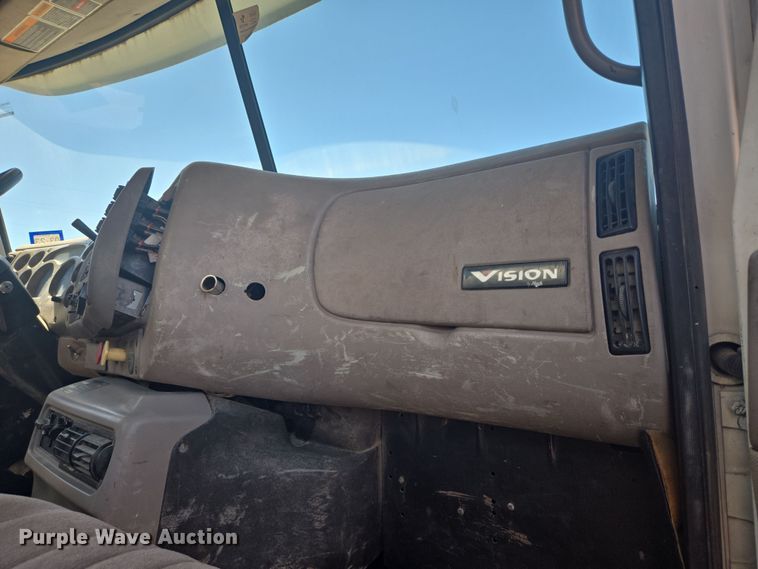 image for item DV1330 2004 Mack CX613 rollback truck