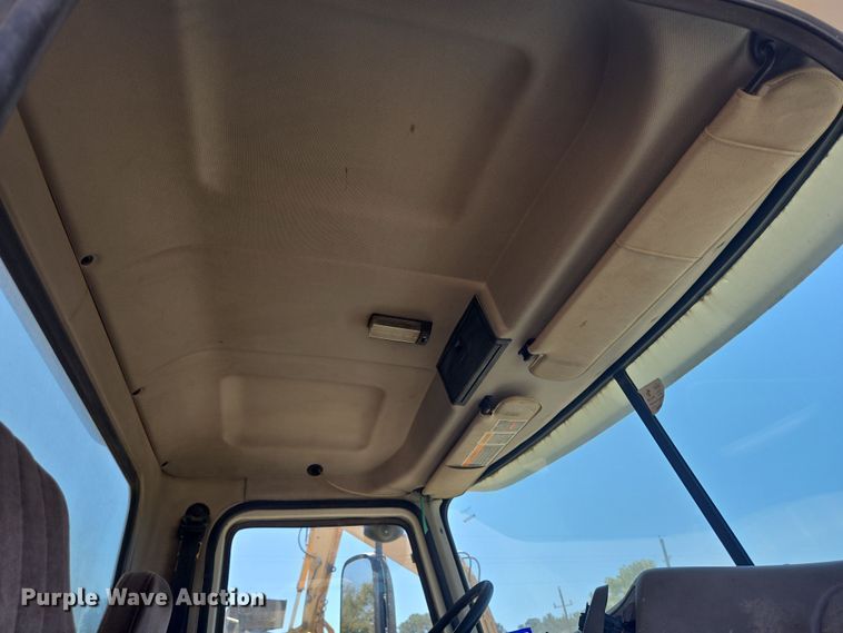 image for item DV1330 2004 Mack CX613 rollback truck