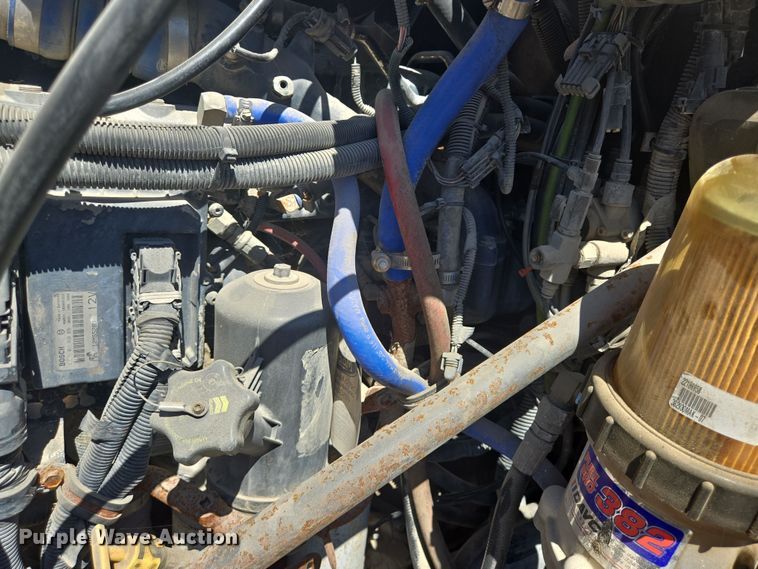 image for item DV1330 2004 Mack CX613 rollback truck