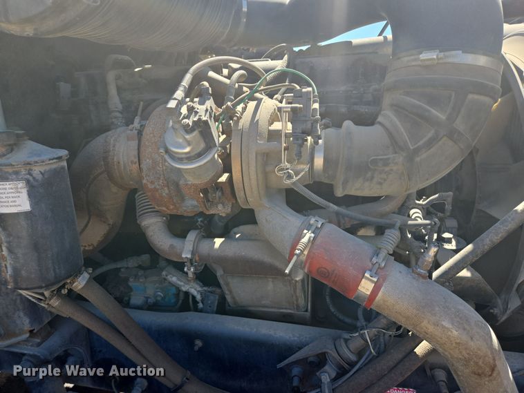 image for item DV1330 2004 Mack CX613 rollback truck