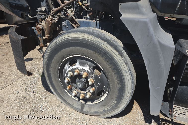 image for item DV1330 2004 Mack CX613 rollback truck