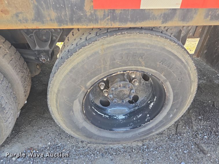 image for item DV1330 2004 Mack CX613 rollback truck