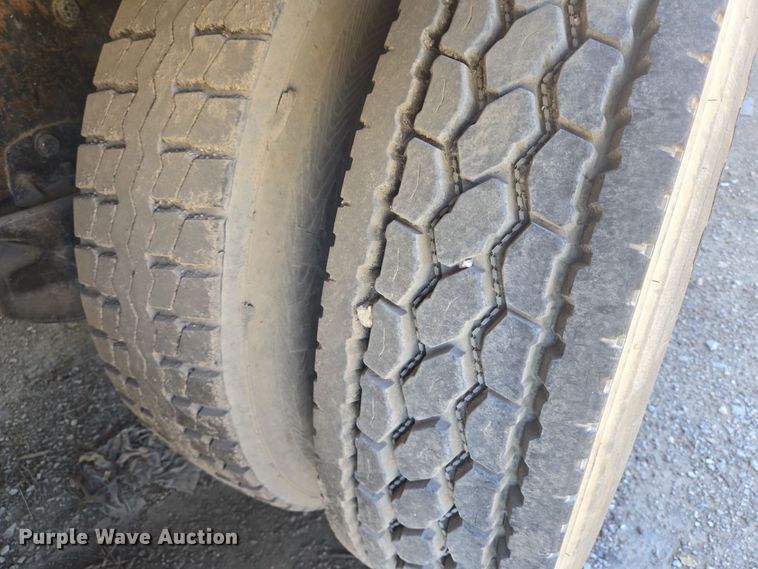 image for item DV1330 2004 Mack CX613 rollback truck