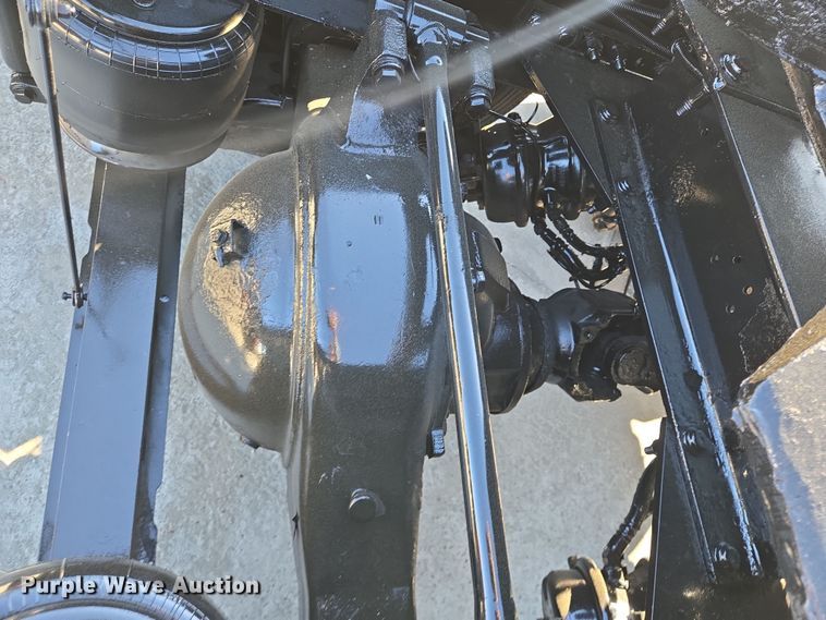 image for item DV1370 2009 Peterbilt 387 semi truck