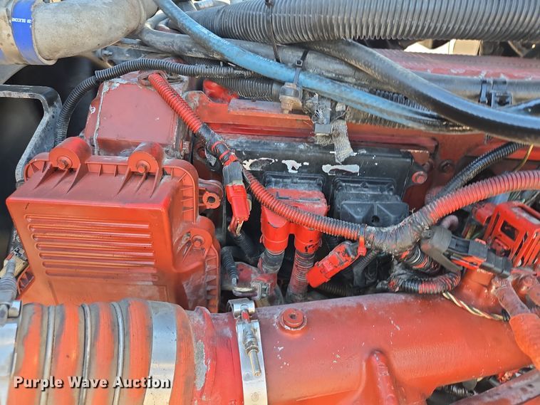 image for item DV1370 2009 Peterbilt 387 semi truck