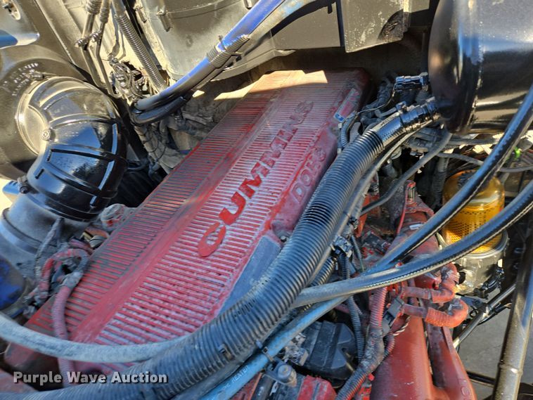 image for item DV1370 2009 Peterbilt 387 semi truck