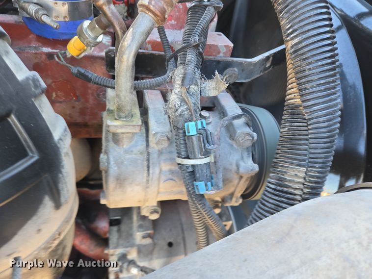 image for item DV1370 2009 Peterbilt 387 semi truck