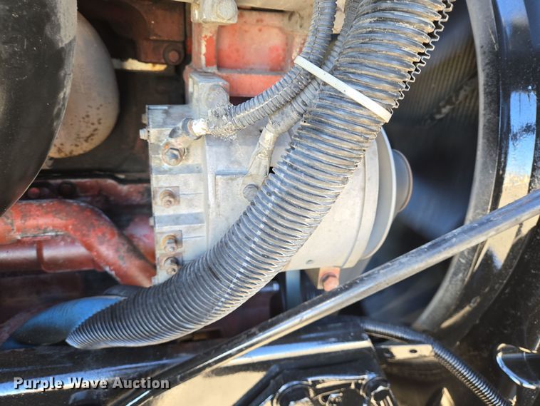 image for item DV1370 2009 Peterbilt 387 semi truck