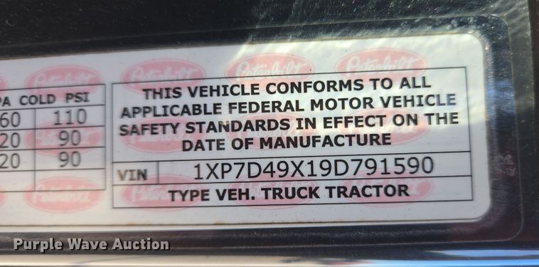 image for item DV1370 2009 Peterbilt 387 semi truck