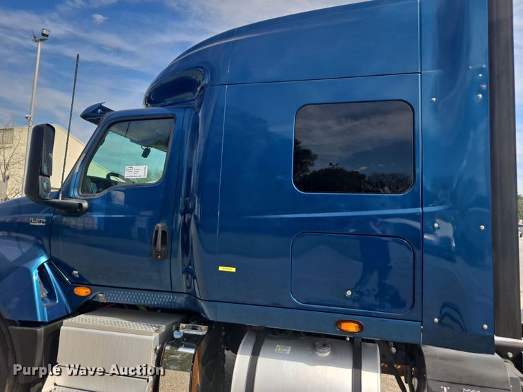 image for item DW1859 2018 International LT625 semi truck